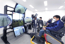 LG유플러스,건설 자동화 장비 ‘5G 원격제어’ 시연[포토뉴스]