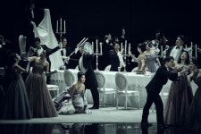 절제된 화려함 속 인간사회 냉혹성 그린 무대, 국립오페라단 ‘라 트라비아타’