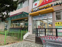 서울 은마아파트 상가에 펼쳐지는 ‘유통공룡 대결’…터줏대감 롯데슈퍼 바로 옆에 이마트 에브리데이 입점