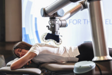 더 빠르고 더 편리하게…코로나가 키운 의료기