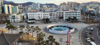 [이광표의 근대를 건너는 법] 5·18의 기억…고집과 고민 사이