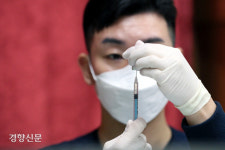 공군 훈련병 2천명 조기 자대배치···코로나19 급증 비상대책