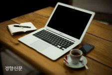 강의 동영상 5개 동시에 틀어놓고 …일 와세다대 비대면수업 부정행위 무더기 적발