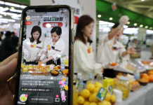10명 중 6명 ‘실시간 방송 판매’로 쇼핑···세대 구분 없이 이용률 증가