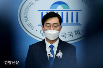 민주당 혁신위 “특정 세대 공천 50% 넘지 않도록”···지방선거 공천혁신안 제안