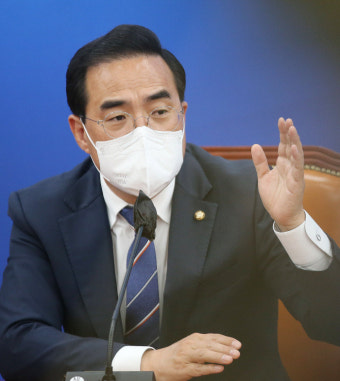 윤 대통령 “대통령실은 비위 정보, 뒤를 캐는 건 안 해야”