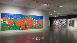 ‘파격·실험과 전통 확장’인가, ‘탈맥락과 자의적 해석’인가···논쟁의 ‘한국의 채색화 특별전’