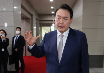 코로나19에 멈춰선 도어스테핑… 깊어지는 고민