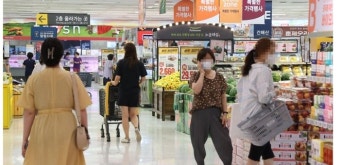 대통령실 ‘대형마트 의무휴업’ 국민투표 부쳐…소상공인 “사지로 내몰아”
