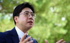 ‘82년생’ 이동학 “낡고 바보 같은 정치, 바꿔야 기후위기·초고령화 해결”[민주당 당권주자 인터뷰]
