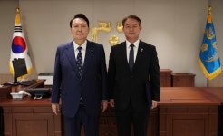 신인호 안보실 2차장 3개월 만에 전격 사의···대통령실 “건강상 이유, 억측 자제해달라”