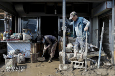 태풍에 침수 피해 입은 포항 오천시장[경향포토]