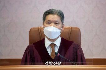 [단독]공수처, ‘이영진 헌법재판관 골프접대’ 의혹 열쇠 쥔 일본 사업가 압수수색