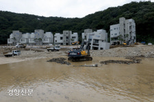 제14호 태풍 난마돌 북상에 비상인 포항[경향포토]