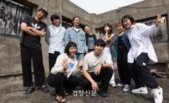 세계에 ‘작두록’ 전하는 악단광칠 “언젠가 그래미 무대에도 서고 싶어요”