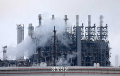 [단독]반복되는 노후산단 중대재해·대형 화학사고에도 올해 안전예산 ‘반토막’