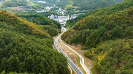 “군도 7호선 사북~직전 간 도로개설 공사 10월 중 완료”···이동시간 20분→5분으로 단축[정선군]