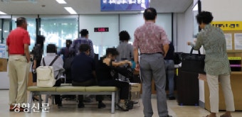 욕설부터 스토킹까지…‘민원 담당 공무원’ 피해 급증에 서울시 대응 강화키로