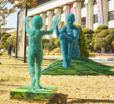 예술작품이 되어 돌아온 ‘장난감 폐블록’