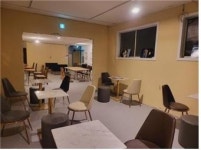 청년이 빵 굽고 어르신이 서빙…부산 세대융합 카페 ‘동백베이커리’