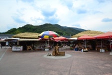 ‘호남상인 짐싸라’던 하동군, 화개장터 3곳 광양·구례 상인에 배정