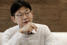 오건영 신한은행 부부장 “개미보다 베짱이처럼…3고 피크아웃 길목 지켜라” [신년인터뷰]