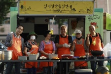 “밥은 하늘이다”…밥심으로 투쟁하던 이들이 기억하는 ‘십시일반 밥묵차’ 유희 대표