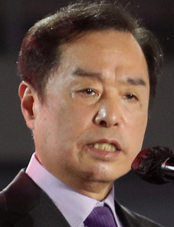 ‘비상 상황’ 전경련, 친정부 인사 김병준 영입으로 쇄신?