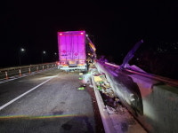 신대구부산고속도로 밀양분기점서 화물차 사고로 운전자 숨져