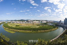 울산 태화강국가정원에 ‘프리마켓’ 개장···수공예·친환경 제품 선보여