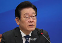 이재명 “내부 공격이 가장 큰 리스크...집안에 폭탄 던지는 꼴”