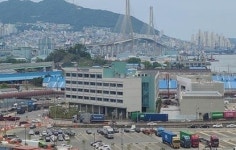 부산지식산업센터 우암점 개관···해양산업클러스터 특별법 제정 후 첫 산업시설