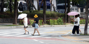 구워 삶기겠네···오늘 올여름 최악 ‘한증막 폭염’