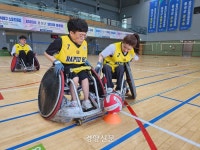 “전국대회 우승이 목표”···두 손으로 달리는 ‘휠체어럭비 실업팀’