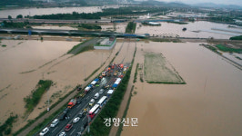 침수 신고 수백건 청주시 재난상황실 ‘단 1명’ 근무