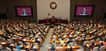 안동완 검사 탄핵소추안, 국회 통과···사상 첫 사례