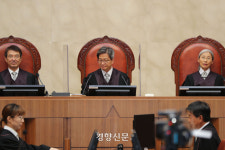 피해자에게 한 발 나아간 법…5대 3 쪼개진 대법관, ‘강제추행’ 논쟁은 계속[뉴스 깊이보기]
