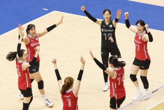 ‘8강 라운드에서는 살아날까’···여자배구, 네팔도 어렵게 꺾고 8강행