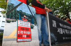 “하루라도 빨리 떳떳이 아빠 보내드리고 싶다”···분신 택시기사 딸의 소원 [노동사(死), 그 후의 이야기]