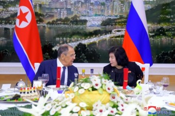 ‘방북’ 러시아 외무장관 “정상회담 합의 이행 보장할 귀중한 기회”