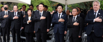 심상찮은 지지층 이탈…‘박근혜 손 잡고’ 보수 결집 메시지