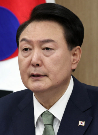 윤 대통령 “전 정부 연금 개혁안은 맹탕…갈등만 초래”