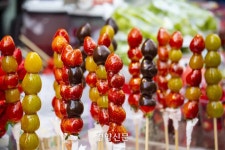 ‘왕가탕후루’ 이물질 검사도 않고 만들어 팔았다