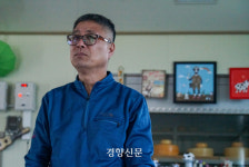 [르포]안 오를 재간 없는 우윳값, 떠나는 소비자···낙농업이 기운다