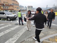 “시험장에서 니가 제일 빛나”…인근 상인들까지 응원 나온 ‘대전가오고’[2024 수능]