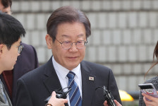 커지는 이재명 ‘선당후사론’···“당을 위해 불출마 등 희생해야”