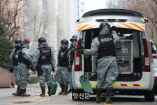 성탄절 화재 참변···도봉구 아파트 현장 감식[현장 화보]