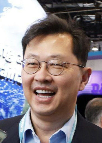 최재원 SK온 수석부회장 “각형 전기차 배터리 이미 완성…원통형도 곧 나온다”