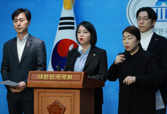 용혜인, 민주당에 ‘비례연합정당’ 제안···조국까지 끌어들이며 위성정당 자처?