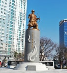 다대첨사 윤흥신 장군상 동상으로 재건립